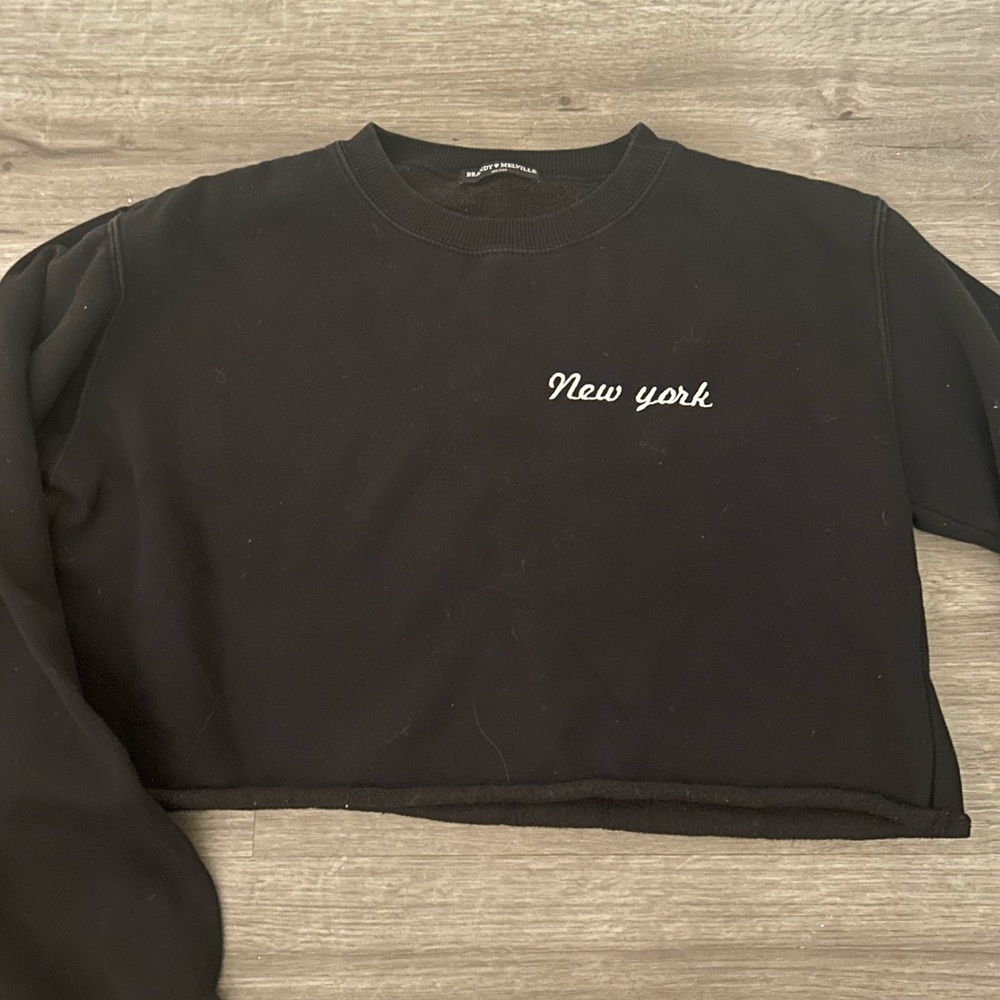 Brandy Melville New York Cropped Sweater